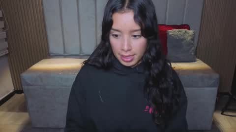 miiaa_evans1 online show from February 2026 07:39:01 PM