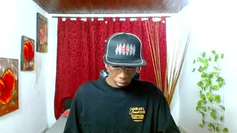 Snapshot of miilo18 chatting on April 2026 08:28:02 AM milo online show from April 2026 08:28:02 AM