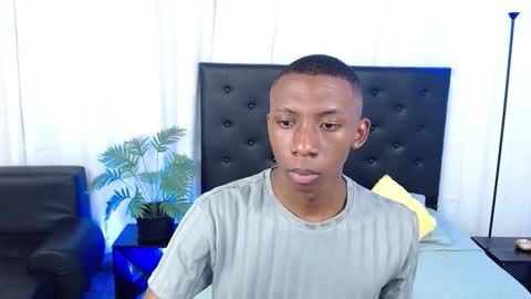 Snapshot of miiloo18 chatting on November 2025 09:36:01 PM Jordan online show from November 2025 09:36:01 PM