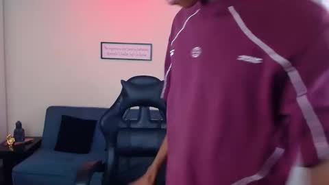 Snapshot of miiloo18 chatting on November 2025 08:10:01 PM Jordan online show from November 2025 08:10:01 PM