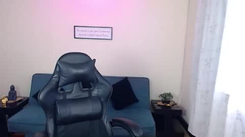 Snapshot of miiloo18 chatting on November 2025 08:42:02 PM Jordan online show from November 2025 08:42:02 PM