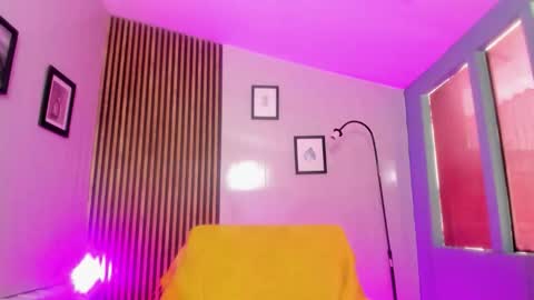 miilu  online show from January 2026 04:01:02 PM