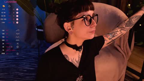 mika_moon_ online show from December 2024 07:32:02 PM