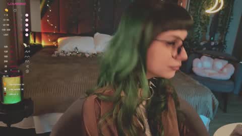 mika_moon_ online show from March 2025 04:22:01 PM