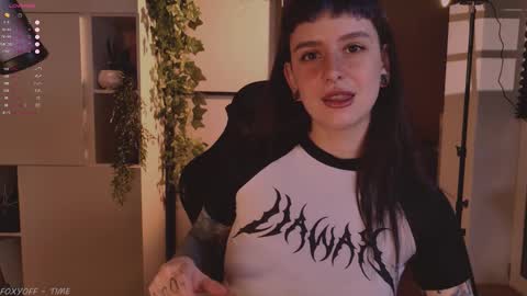 mika_moon_ online show from September 2025 05:05:02 PM