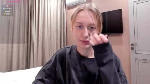 Mika online show from December 2025 11:21:02 PM