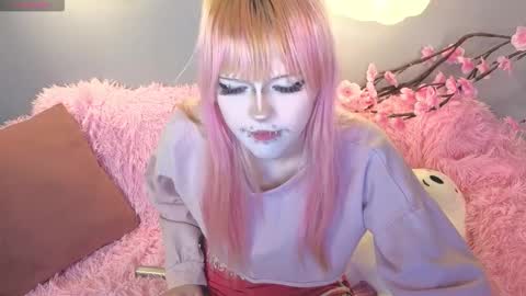 Snapshot of mika_vatashi chatting on February 2026 07:35:02 AM Mika online show from February 2026 07:35:02 AM