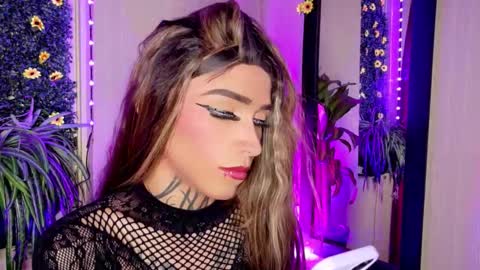 mikaelarangel online show from October 2025 05:33:02 PM