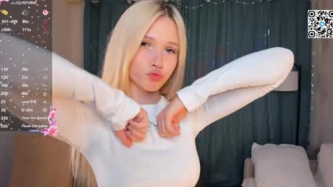 Angel girl online show from April 2026 08:42:01 PM