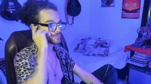 mikaelrizzzo online show from October 2025 01:25:02 AM