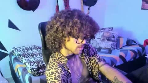mikaelrizzzo online show from October 2025 08:33:01 PM