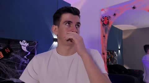 mikael online show from October 2025 04:24:02 AM