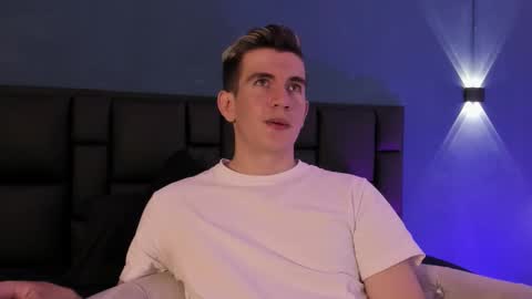 mikael online show from February 2026 04:06:01 AM