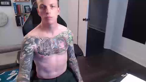 Snapshot of mikahishung chatting on October 2025 10:32:02 PM MikahisHung online show from October 2025 10:32:02 PM