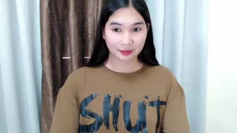 Kyla online show from November 2025 04:47:01 AM