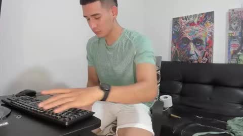 mike3xxx online show from October 2025 01:56:01 AM