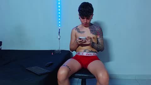 Mike IMDEPENDIENT MODEL online show from October 2025 03:32:02 PM