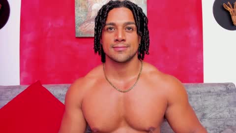Snapshot of mike_estevess chatting on December 2024 11:32:01 AM online show from December 2024 11:32:01 AM