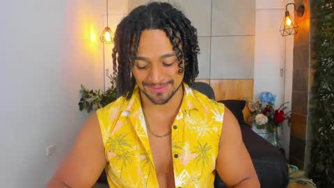 Snapshot of mike_estevess chatting on January 2025 06:24:02 AM online show from January 2025 06:24:02 AM
