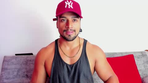 Snapshot of mike_estevess chatting on February 2025 11:04:01 AM online show from February 2025 11:04:01 AM