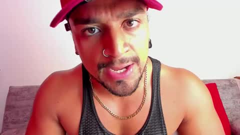 Snapshot of mike_estevess chatting on February 2025 02:07:01 PM online show from February 2025 02:07:01 PM