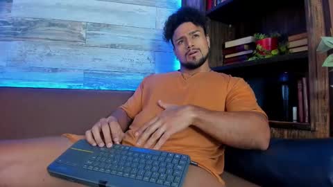Snapshot of mike_estevess chatting on March 2025 09:51:02 AM online show from March 2025 09:51:02 AM