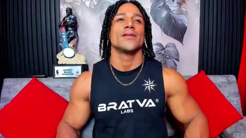 Snapshot of mike_estevess chatting on September 2025 09:58:01 PM online show from September 2025 09:58:01 PM