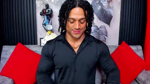 Snapshot of mike_estevess chatting on September 2025 02:23:01 AM online show from September 2025 02:23:01 AM