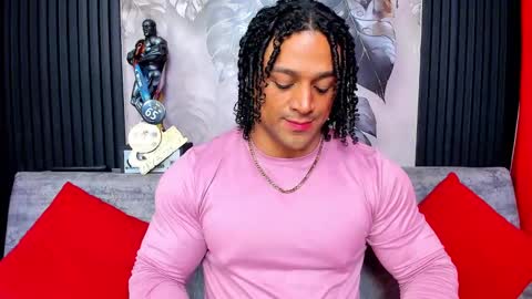 Snapshot of mike_estevess chatting on September 2025 08:18:02 AM online show from September 2025 08:18:02 AM