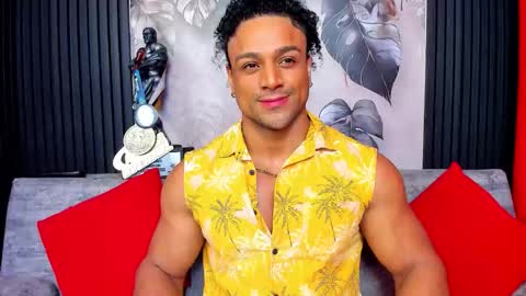 Snapshot of mike_estevess chatting on September 2025 06:07:01 AM online show from September 2025 06:07:01 AM
