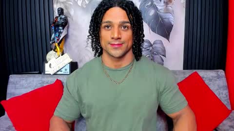 Snapshot of mike_estevess chatting on October 2025 09:16:01 AM online show from October 2025 09:16:01 AM