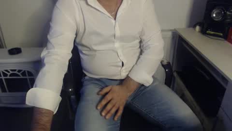 Snapshot of mike_master30 chatting on January 2025 07:48:02 AM MikeMaster online show from January 2025 07:48:02 AM