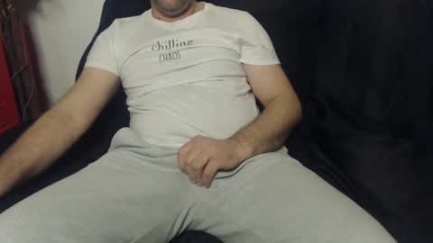 Snapshot of mike_master30 chatting on January 2025 09:35:02 AM MikeMaster online show from January 2025 09:35:02 AM