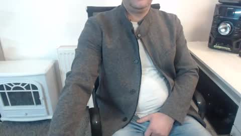 Snapshot of mike_master30 chatting on February 2025 08:17:01 AM MikeMaster online show from February 2025 08:17:01 AM