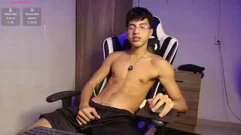Mike Pineapple online show from July 2026 03:44:01 AM