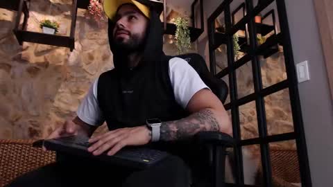 Mike Blare online show from January 2025 06:59:01 PM