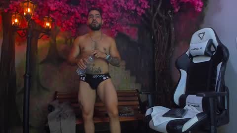 Mike Blare online show from January 2025 07:50:01 PM