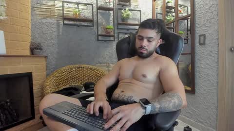 Mike Blare online show from January 2025 07:51:01 PM