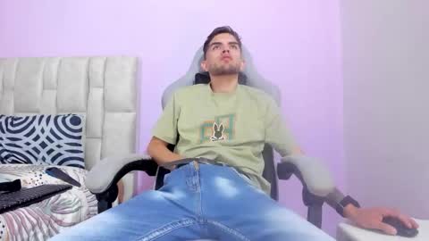 Snapshot of mikebradley15 chatting on February 2026 03:32:02 AM mikebradley15 online show from February 2026 03:32:02 AM