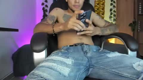 Snapshot of mikee_scooth chatting on December 2024 12:52:01 AM mikee_scooth online show from December 2024 12:52:01 AM