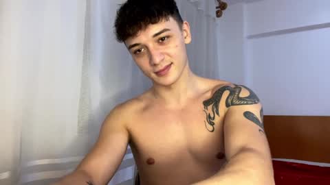 Snapshot of mikelaur chatting on December 2024 06:52:01 PM MikeLaur online show from December 2024 06:52:01 PM