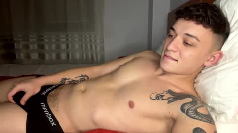 Snapshot of mikelaur chatting on December 2024 06:20:01 PM MikeLaur online show from December 2024 06:20:01 PM