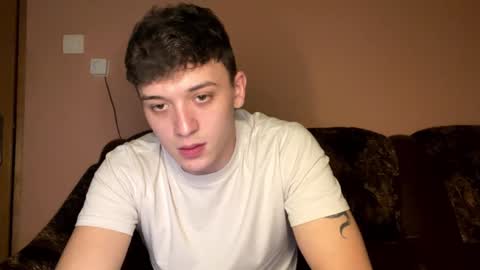 Snapshot of mikelaur chatting on January 2025 07:24:01 PM MikeLaur online show from January 2025 07:24:01 PM