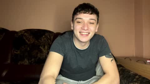 Snapshot of mikelaur chatting on February 2025 07:10:01 PM MikeLaur online show from February 2025 07:10:01 PM