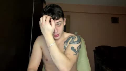 Snapshot of mikelaur chatting on February 2025 07:19:02 PM MikeLaur online show from February 2025 07:19:02 PM