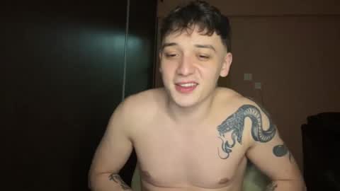 Snapshot of mikelaur chatting on February 2025 06:26:02 PM MikeLaur online show from February 2025 06:26:02 PM