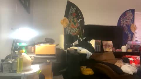 mikeyblunt online show from December 2025 04:01:01 PM