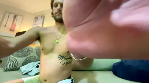 Snapshot of mikeywhite123 chatting on February 2025 06:43:02 AM mikeywhite123 online show from February 2025 06:43:02 AM