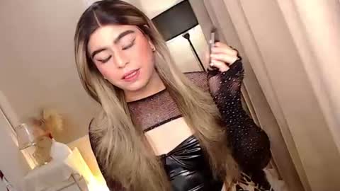 Theresa Luna online show from October 2025 05:35:02 PM