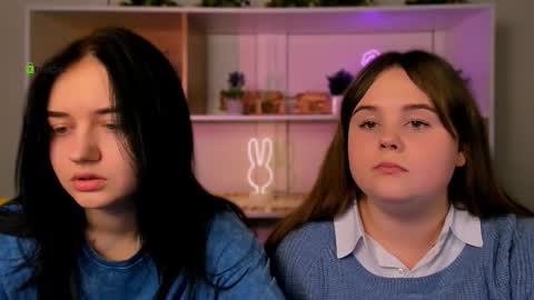 miki_ti online show from December 2025 07:32:01 PM